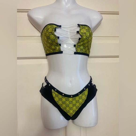 Exotic Dance Attire - Picture 3 of 13